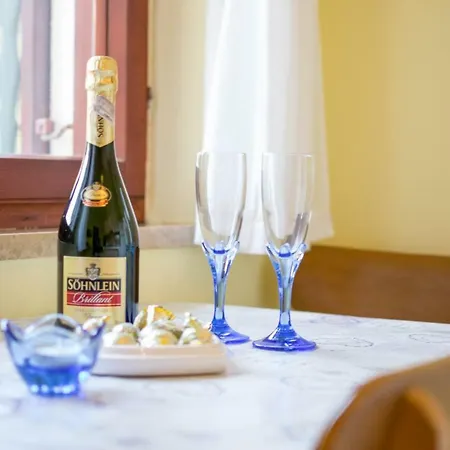 Pettener - Great Location 메덜린