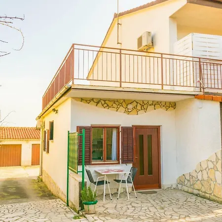 Pettener - Great Location Apartment